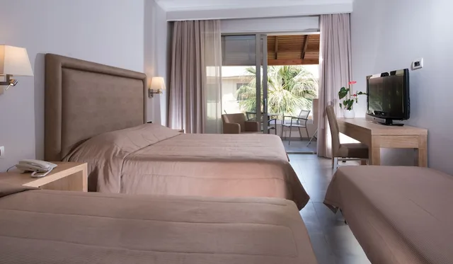 غرفة عائلية بسرير مزدوج وسريرين منفصلين بغرفة نوم واحدة، Cactus Beach Hotel 5/8