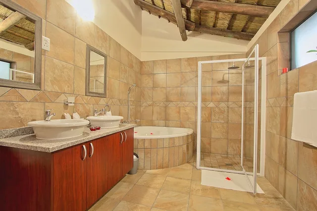 جناح ديلوكس بسرير مزدوج، Royale Marlothi Safari Lodge 5/5