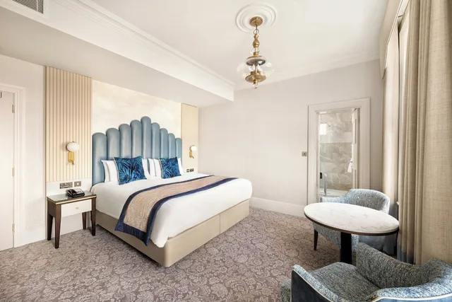 غرفة بريميوم بسرير كينج بإطلالة على البحر، voco The Clifton Folkestone, an IHG Hotel 2/7