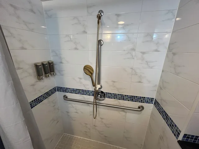غرفة ديلوكس بسرير كوين لذوي الإعاقة، Hotel Richland LES 8/8