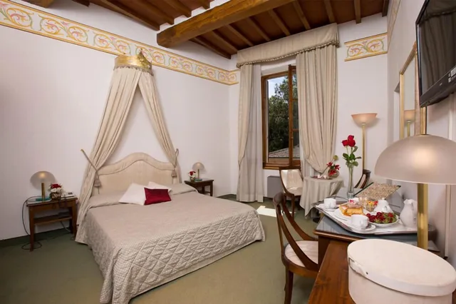 غرفة سوبيريور بسرير كوين، VIlla San Lucchese 6/8