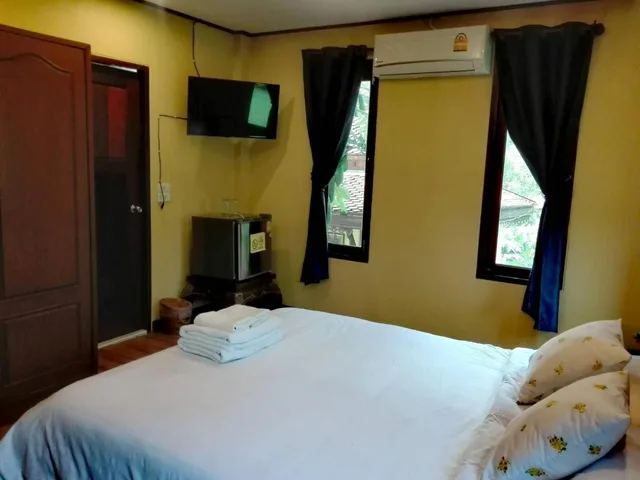 غرفة ديلوكس بسرير مزدوج بشرفة، Luang Chumni Village 4/4