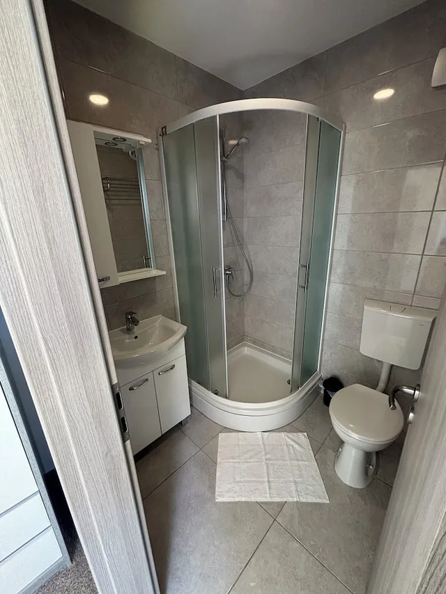 غرفة سوبيريور بسريرين منفصلين، London Rooms Zagreb Airport 7/7