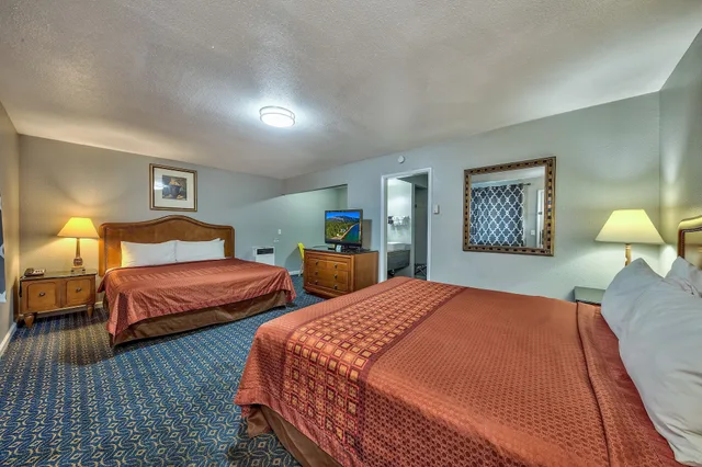 غرفة قياسية مفردة بسرير كوين، Lake Ridge Hotel 4/10