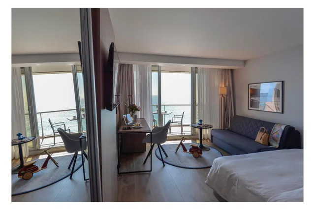 غرفة عائلية بإطلالة على البحر بشرفة، RADISSON BLU NICE 4/10