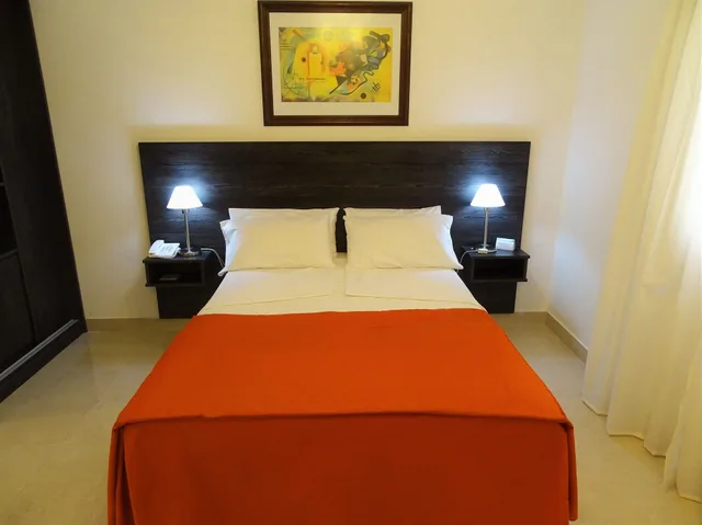 غرفة قياسية بسرير كوين، Hotel de Las Luces 2/6