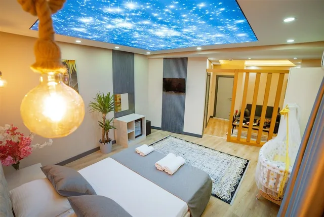غرفة قياسية رباعية بسرير مزدوج وسريرين منفصلين بإطلالة على المدينة بغرفة نوم واحدة، Blue Marina Hotel & SPA 3/5