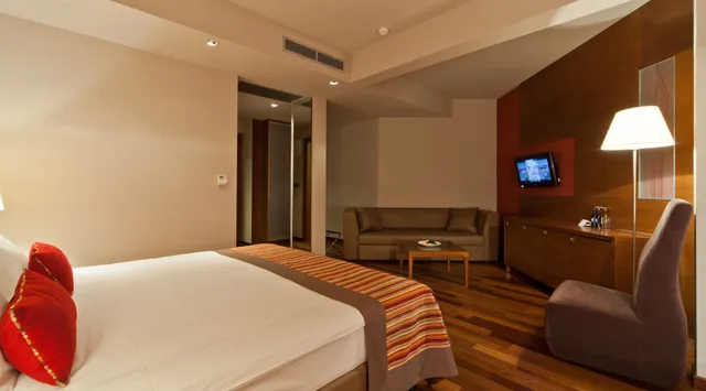 غرفة ديلوكس بسرير مزدوج مع أريكة، BLUESUN HOTEL KAJ 4/5