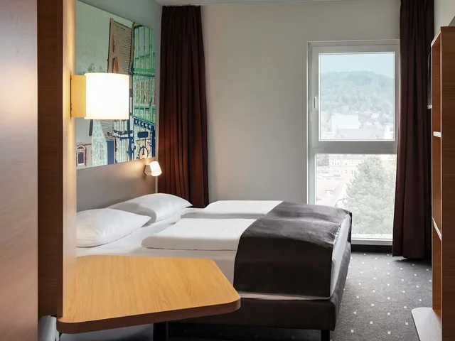 Room, Queen Bed, B&B Hotel Marburg 6/8