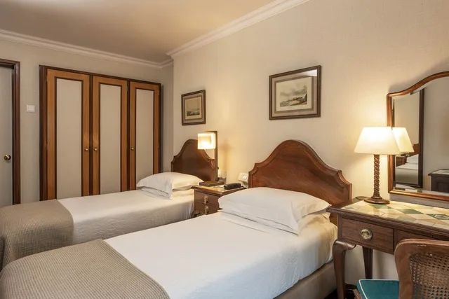 Petite, Twin Beds، Hotel Lisboa Plaza - Avenida, a Lisbon Heritage Collection 5/9