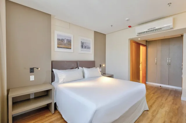 غرفة قياسية بسرير كينج لذوي الإعاقة، HOLIDAY INN GOIANIA 1/6