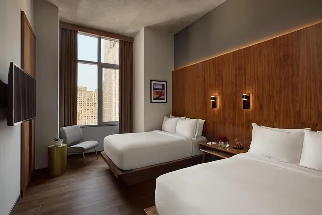 غرفة بسريرين مزدوجين لذوي الإعاقة، Grayson Hotel in the Unbound Collection by Hyatt 2/7