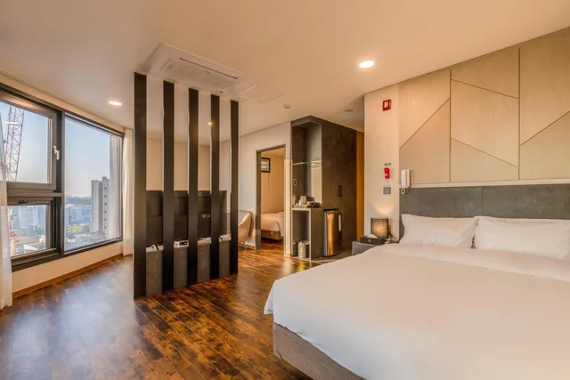 Family Suite, Premier, Urbanest Hotel 2/10