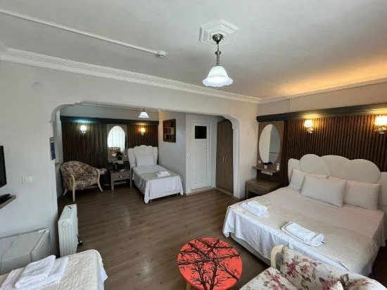 غرفة كومفورت رباعية بإطلالة على الجبل، Alida Hotel 3/3