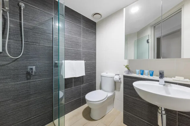 3 Bedrooms, Altitude, Suite, 3 King Beds، Meriton Suites Herschel Street 4/7