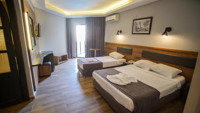 غرفة بسرير مزدوج أو سريرين منفصلين بإطلالة على المسبح، Kleopatra Fatih Hotel 4/10