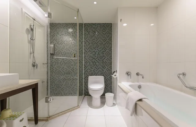 غرفة كلاسيكية عائلية بسرير مزدوج، Lakeshore Hotel 1/2