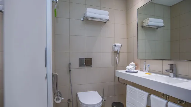 Centro, Queen Bed, High Floor، سنترو عليا من روتانا(Centro Olaya By Rotana) 8/10