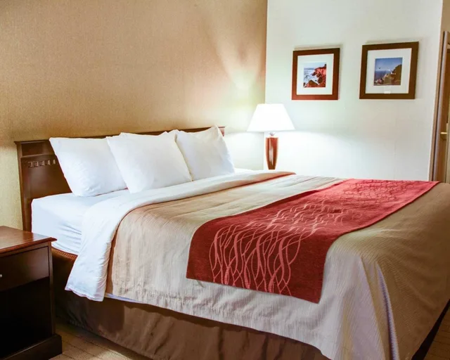 غرفة قياسية بسرير كينج، Quality Inn Florence, OR 2/4