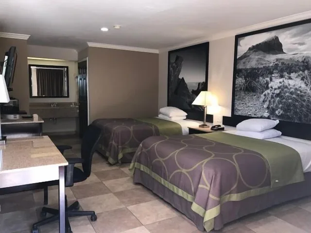 غرفة قياسية بسريرين كوين للمدخنين، Super 8 by Wyndham McAllen/Downtown/La Plaza Mall 8/10
