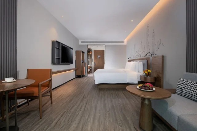 غرفة تنفيذية بسرير كوين، UrCove by Hyatt Shenzhen Bay Eco-Tech Park 4/5