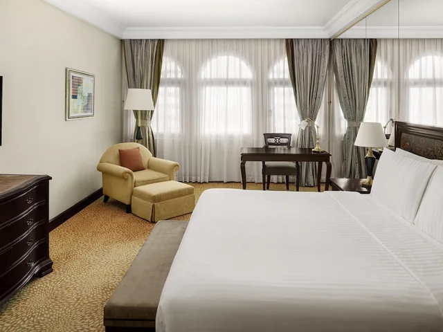 جناح ملكي بسريرين مزدوجين بغرفتي نوم لذوي الإعاقة، Movenpick Karachi Hotel 1/5