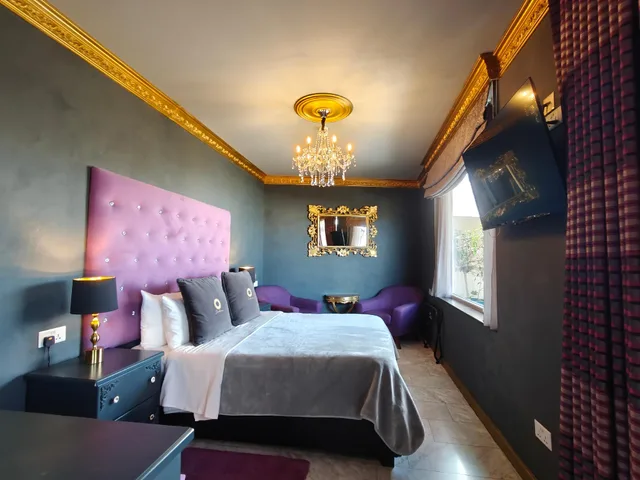 غرفة بسرير مزدوج بشرفة بإطلالة، Julina Boutique Living 1/1