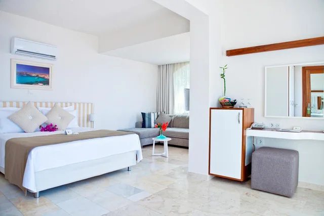 غرفة ديلوكس عائلية بإطلالة على البحر، Olea Nova Boutique Hotel 3/10