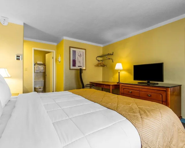 غرفة خارجية بسرير كينج، Clarion Hotel Concord/Walnut Creek 5/10