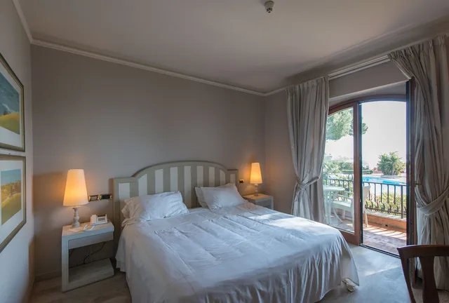 غرفة كلاسيكية بإطلالة على البحر، Grand Hotel Baia Verde 1/2