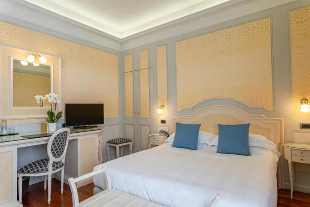 غرفة ديلوكس بسرير مزدوج أو سريرين منفصلين، Phi Hotel Canalgrande 1/3