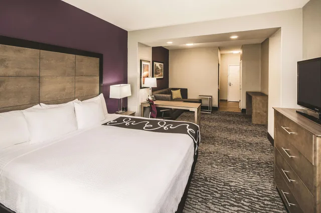 جناح استوديو بسرير كينج، La Quinta Inn And Suites by Wyndham Milledgeville 1/9