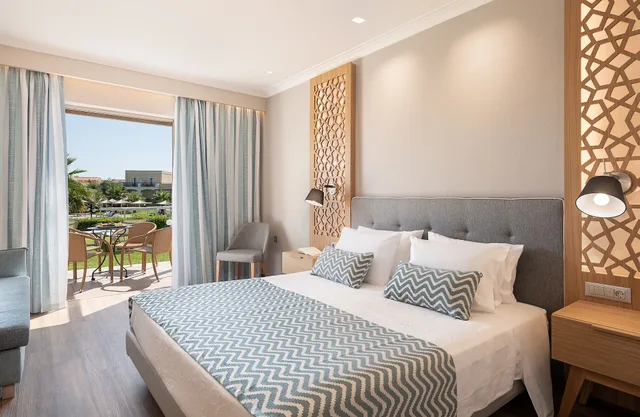 Family Suite, Junior Suite, King and Twin Beds، Pilot Beach Resort 1/3