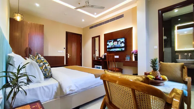 غرفة بريميوم بسرير كينج، MGR Hotel Moradabad 6/10