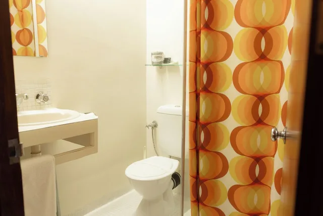 غرفة قياسية بسرير كوين وسرير فردي بشرفة، INDIAN OCEAN HOTEL 3/3