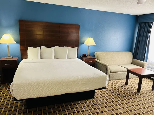 غرفة بسرير كينج لذوي الإعاقة، Baymont By Wyndham La Crosse/Onalaska 6/10