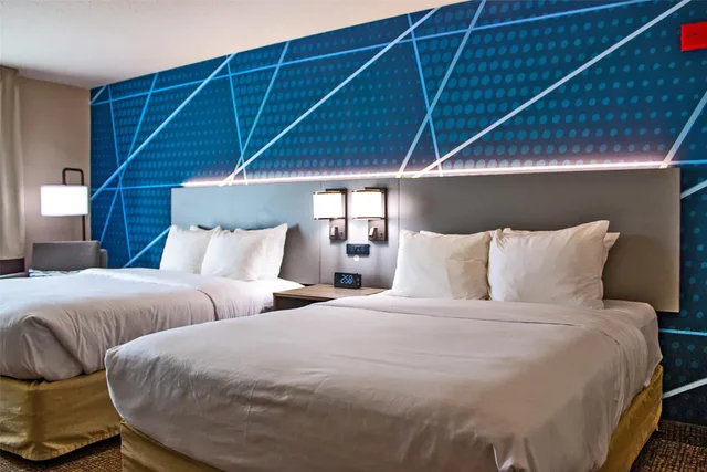 غرفة بسريرين كوين، Comfort Inn & Suites Geneva - West Chicago 2/4