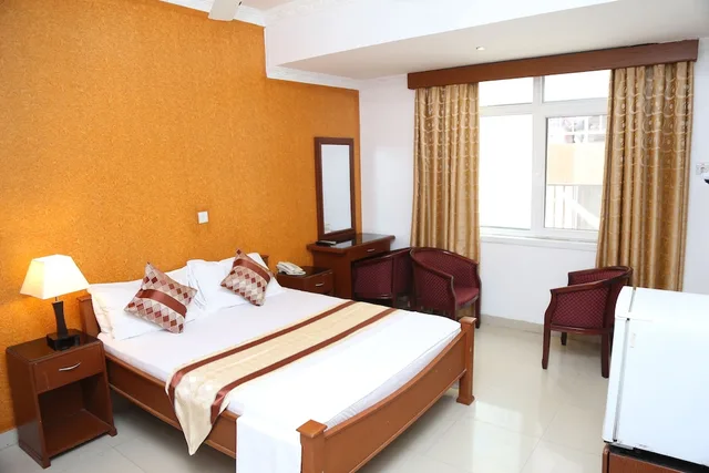 Standard, Double Bed, Rainbow Hotel 2/6