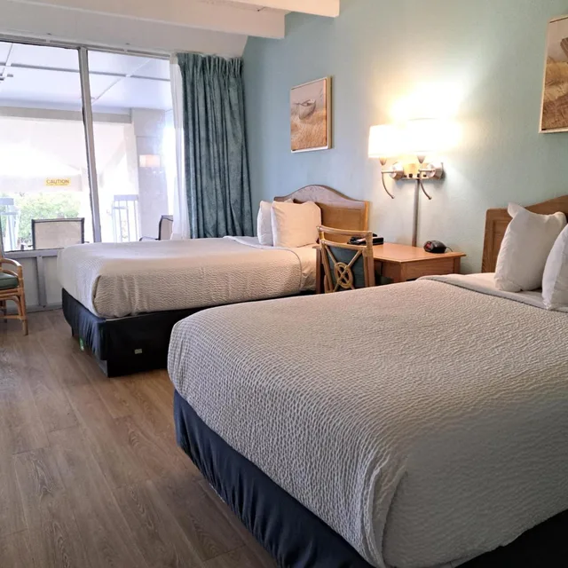 Room, 2 Double Beds, Partial Ocean View, Days Inn & Suites By Wyndham Jekyll Island 6/10
