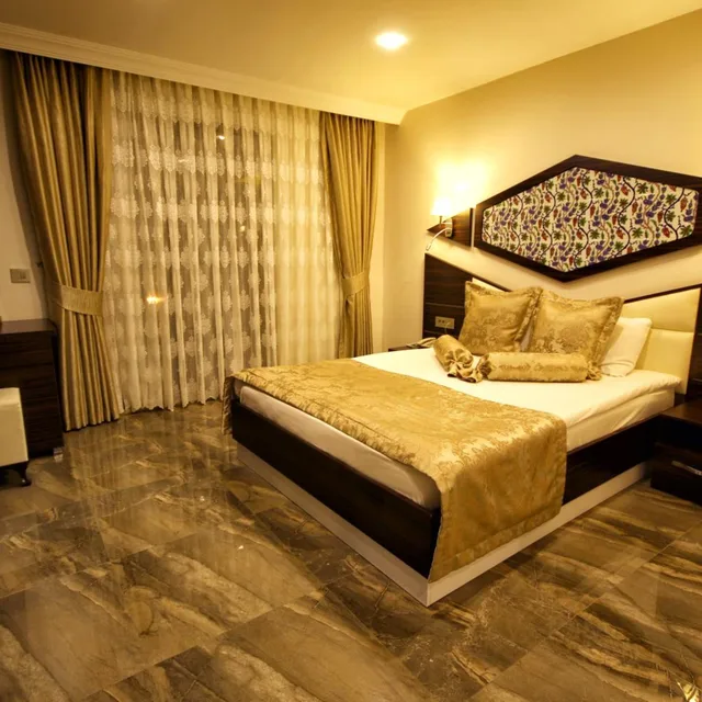 غرفة ثلاثية، Venus Suite Hotel 1/10