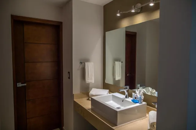 Room, 2 Double Beds, City View, Ocean View Beach Hotel 2/2