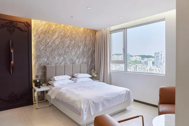 جناح ملكي، Hotel The Designers Hongdae 6/10