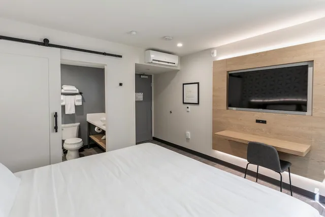 Standard, King Bed, Kasa Niche Hotel Redwood City 2/5