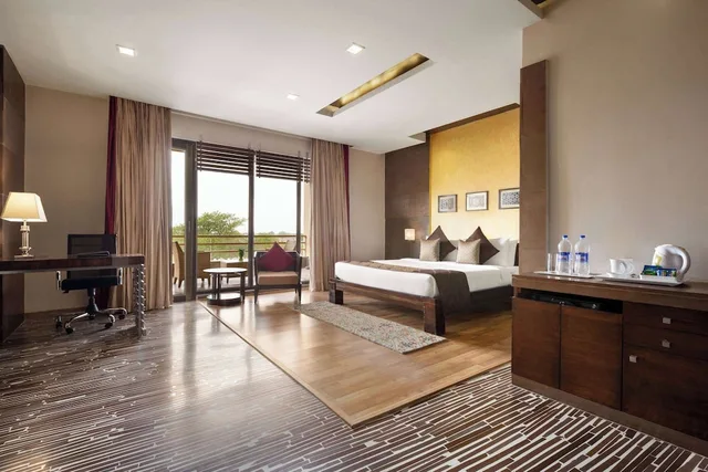 جناح بسرير كينج للمدخنين، Ramada by Wyndham Ajmer 6/7