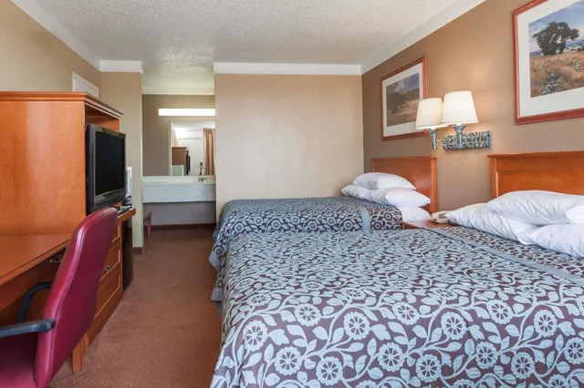 غرفة بسريرين مزدوجين للمدخنين، Days Inn By Wyndham Hillsboro Tx 1/8