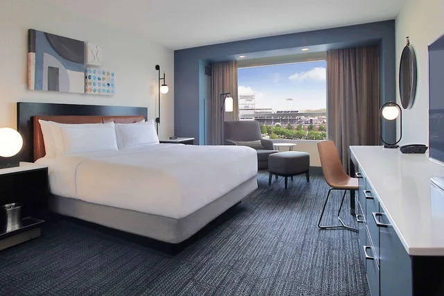 غرفة عائلية بسرير كينج، HILTON OMAHA 1/3
