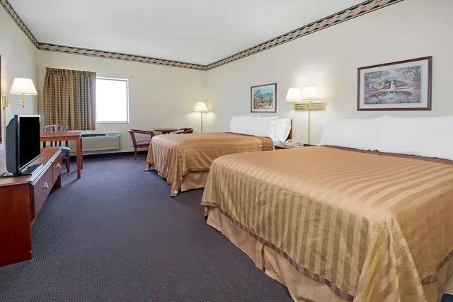 غرفة بسريرين كوين، Travelodge By Wyndham St Louis 1/7