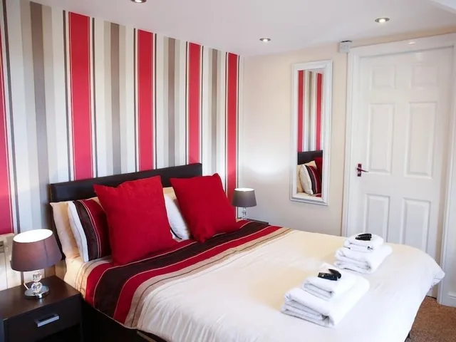 جناح بسرير مزدوج وسرير فردي، The Riviera Guesthouse 7/10