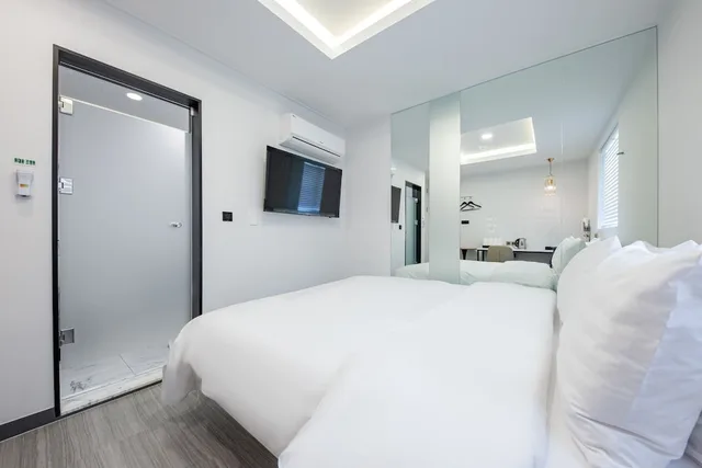 غرفة قياسية بسرير مزدوج، Hotel 24st Urban Brown Seosan Lake Park 1/3