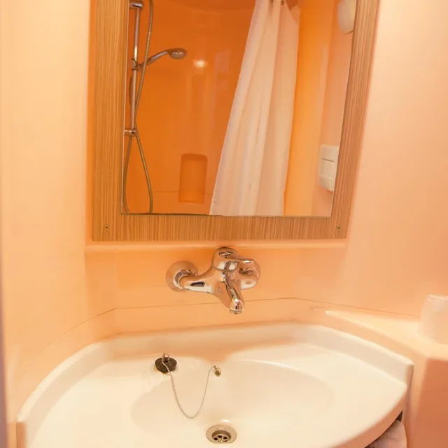 Plus, Comfort, 1 Double and 1 Single Bed، Premiere Classe Dijon Nord Zenith 8/10